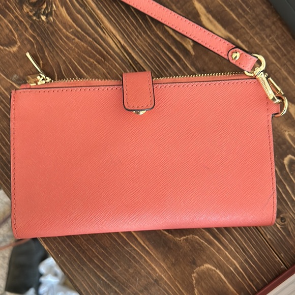 Michael Kors Wristlet/Wallet - Picture 2 of 4